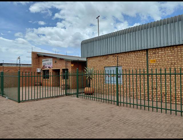 1,743M² BUSINESS FOR SALE IN MOKOPANE CENTRAL